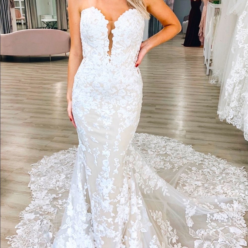 Martina Liana Wedding Dress Style 1103 - Brand New - Never Worn - Picture 2 of 15